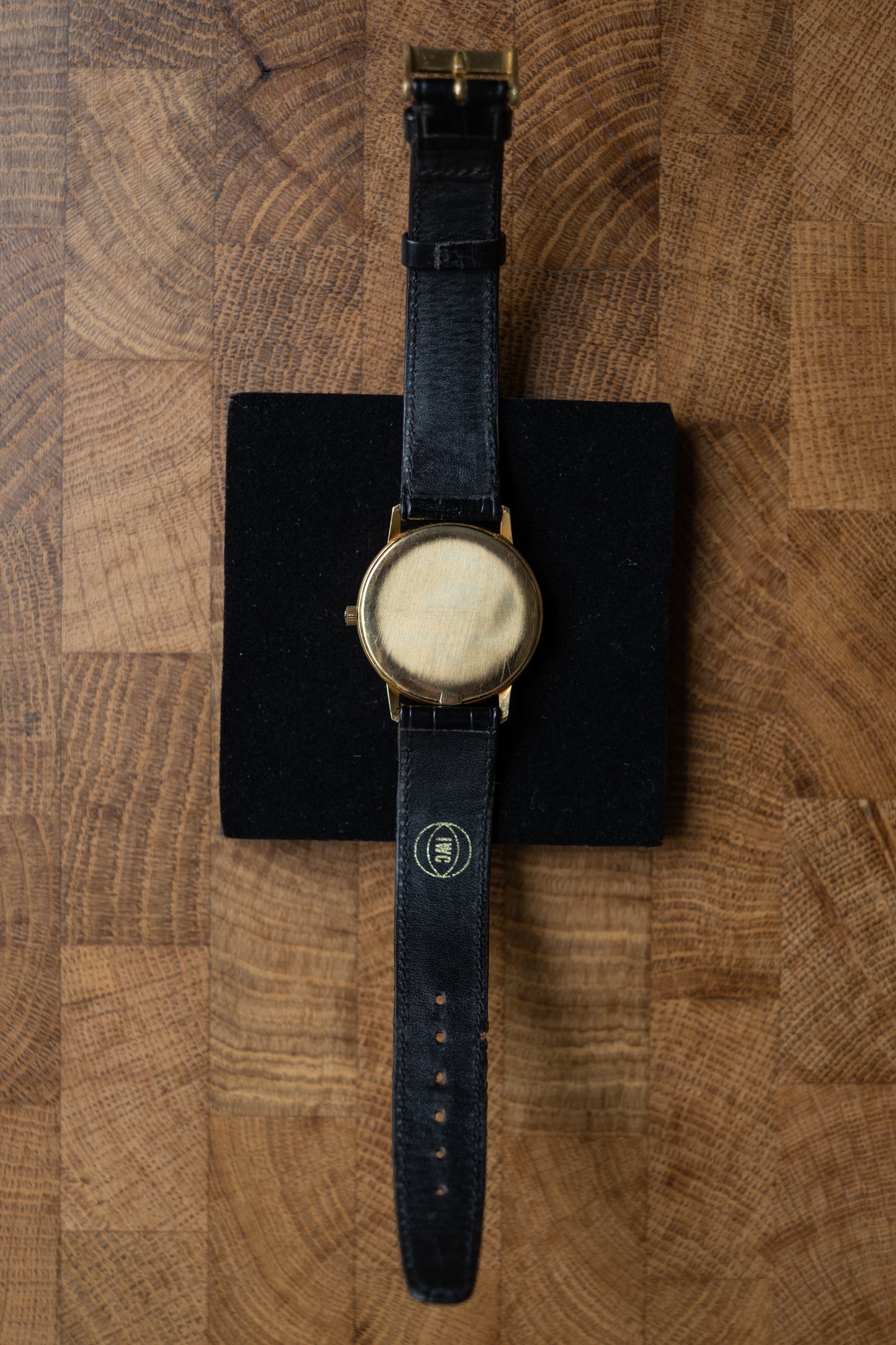 IWC Schaffhausen Flatline Quartz 18k Gold Watch