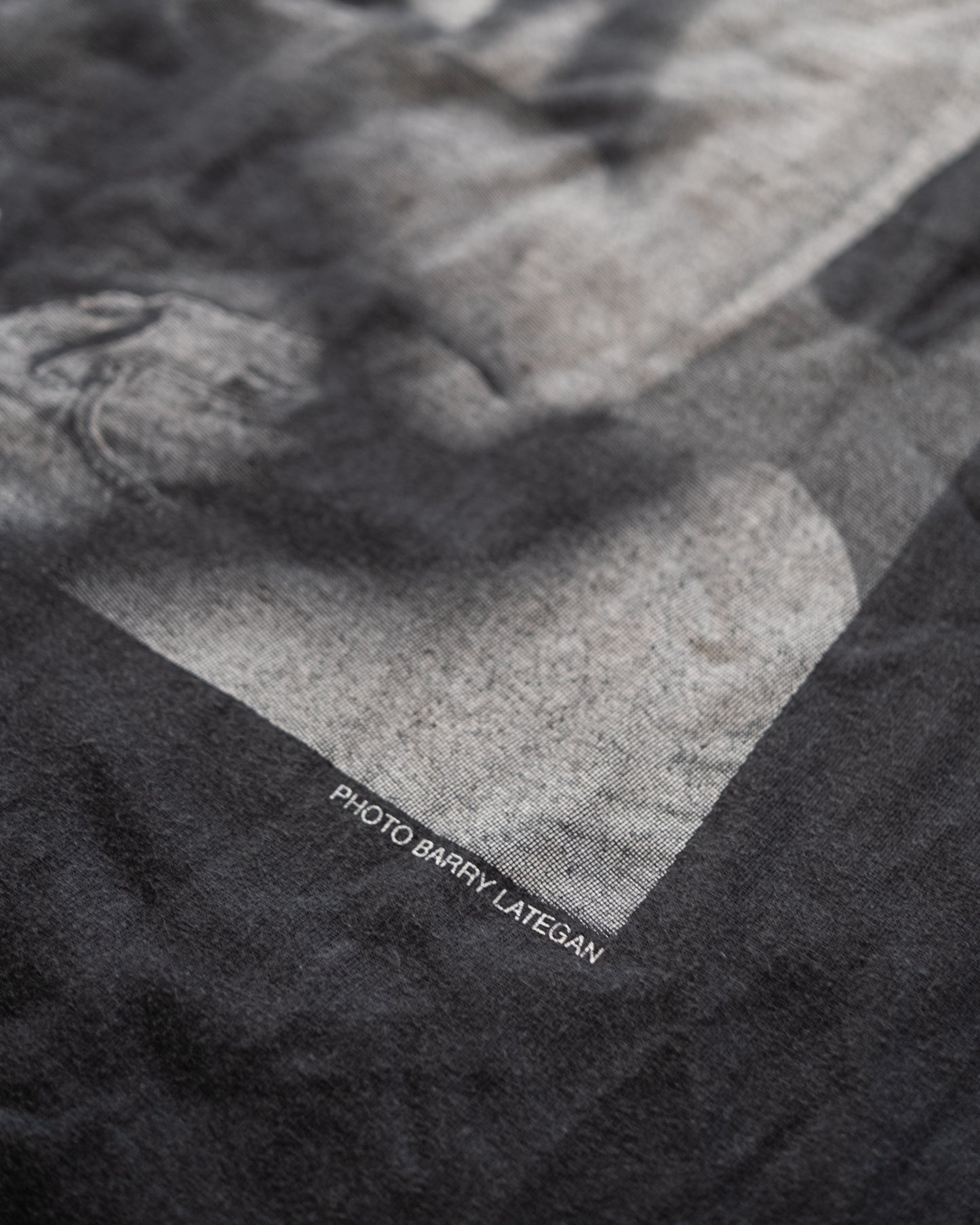 Haagen-Dazs x Barry Lategan 'Hold Tight' Vintage T-Shirt Size XL